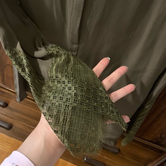 Massimo Dutti Green Blouse with Lace Sleeve Detail Size US 4 - Picture 3 of 4